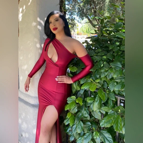 Fashion Nova | Dresses | Fashion Nova Burgundy Maxi Mermaid Fit Dress |  Poshmark
